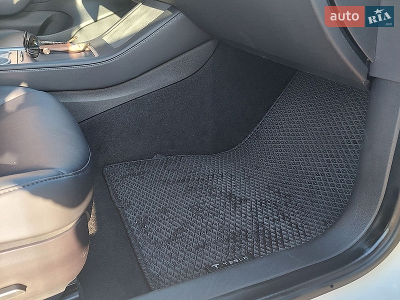 Седан Tesla Model 3 2022 в Белой Церкви