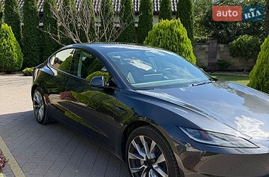 Седан Tesla Model 3 2024 в Луцке
