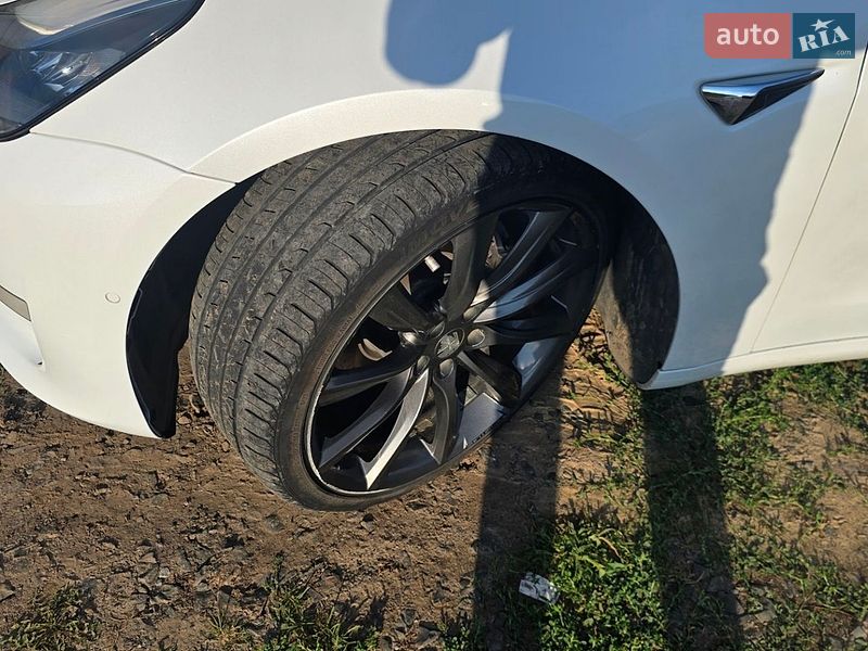 Седан Tesla Model 3 2020 в Луцьку фото 10 Седан Tesla Model 3 2020 в Луцьку