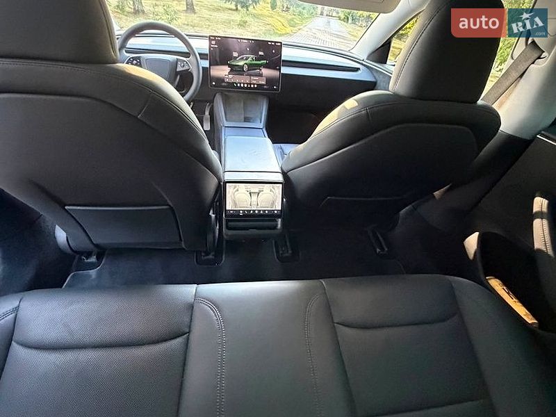 Седан Tesla Model 3 2024 в Чернівцях фото 3 Седан Tesla Model 3 2024 в Чернівцях