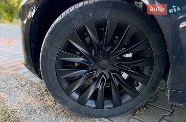 Седан Tesla Model 3 2024 в Чернівцях фото 4 Седан Tesla Model 3 2024 в Чернівцях