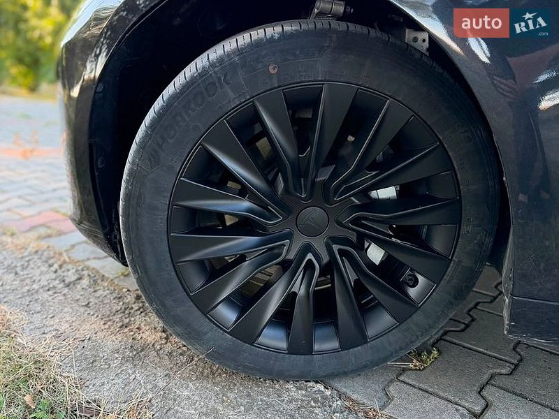 Седан Tesla Model 3 2024 в Чернівцях фото 4 Седан Tesla Model 3 2024 в Чернівцях