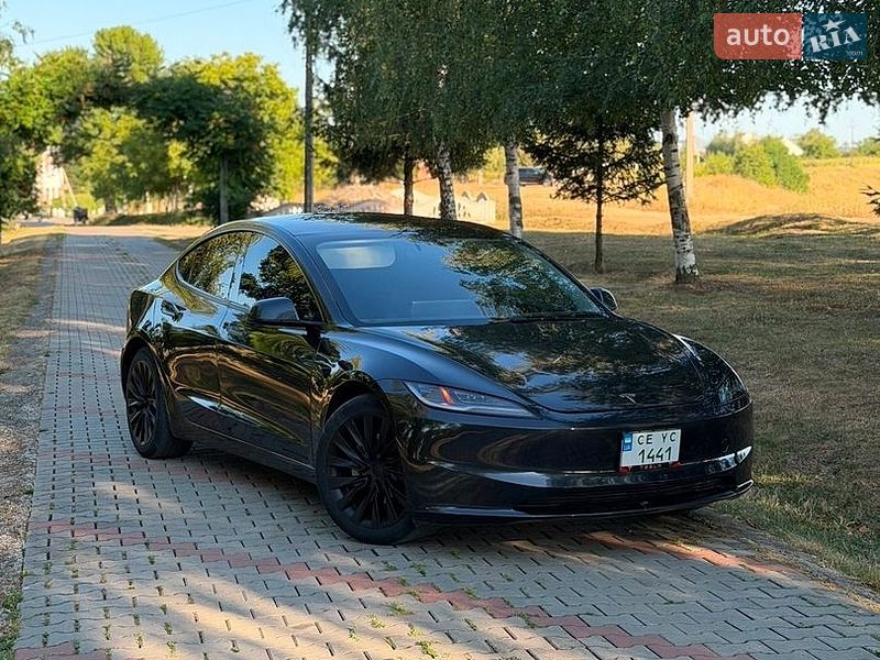 Седан Tesla Model 3 2024 в Чернівцях фото Седан Tesla Model 3 2024 в Чернівцях