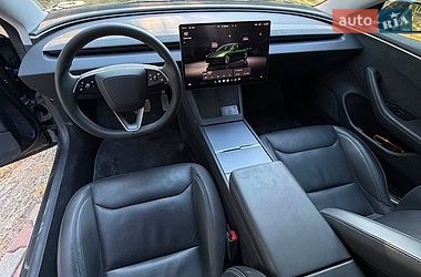Седан Tesla Model 3 2024 в Черновцах фото 5 Седан Tesla Model 3 2024 в Черновцах