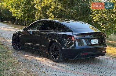 Седан Tesla Model 3 2024 в Чернівцях фото 7 Седан Tesla Model 3 2024 в Чернівцях