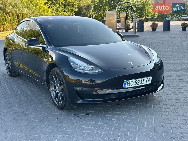 Седан Tesla Model 3 2019 в Тернополе