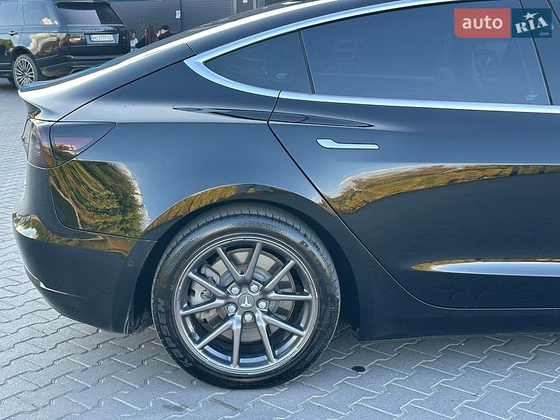 Седан Tesla Model 3 2019 в Тернополе