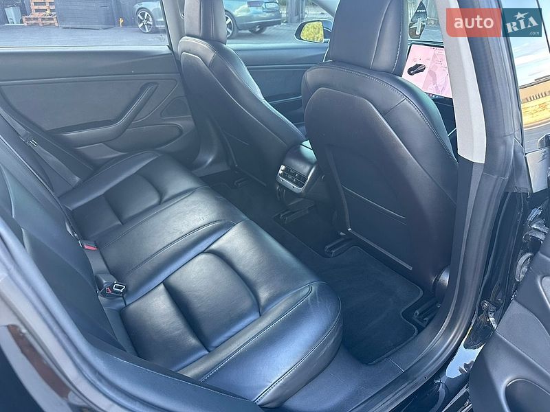 Седан Tesla Model 3 2019 в Тернополе