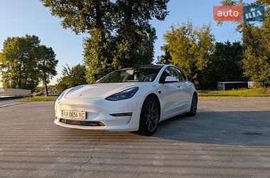 Седан Tesla Model 3 2022 в Киеве