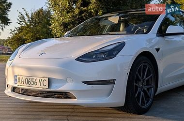 Седан Tesla Model 3 2022 в Киеве
