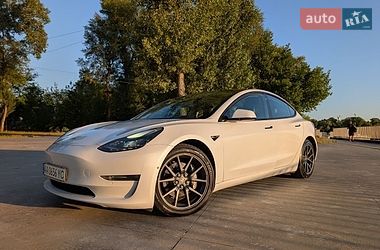 Седан Tesla Model 3 2022 в Киеве
