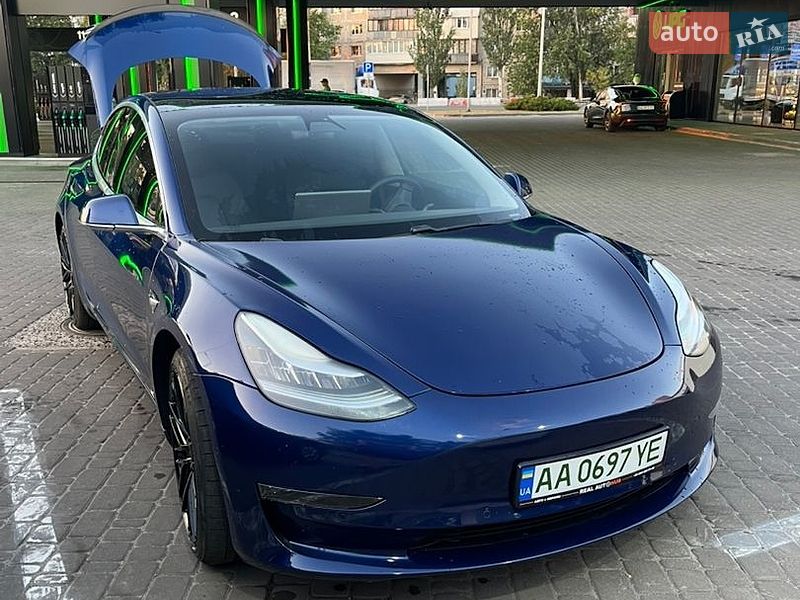 Tesla Model 3 2020