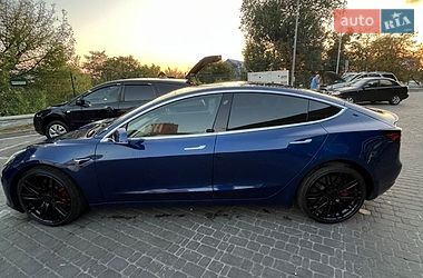 Седан Tesla Model 3 2020 в Києві