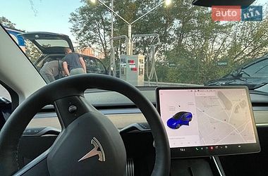 Седан Tesla Model 3 2020 в Києві