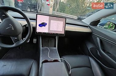 Седан Tesla Model 3 2020 в Києві