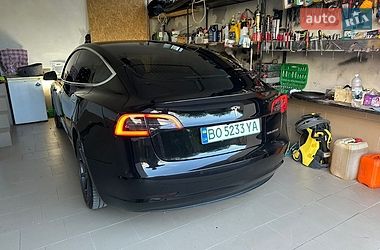 Седан Tesla Model 3 2019 в Тернополе