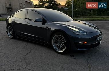 Седан Tesla Model 3 2019 в Кременчуге