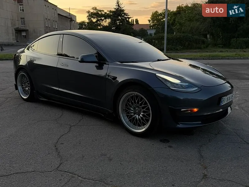 Tesla Model 3 2019