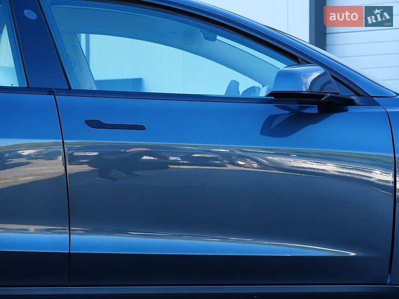 Седан Tesla Model 3 2024 в Дрогобичі