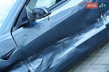 Седан Tesla Model 3 2024 в Дрогобичі