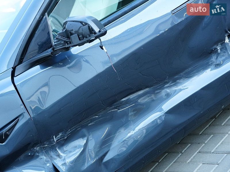 Седан Tesla Model 3 2024 в Дрогобичі