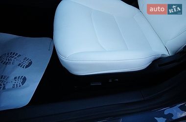 Седан Tesla Model 3 2024 в Дрогобичі