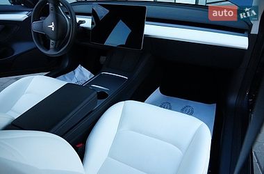 Седан Tesla Model 3 2024 в Дрогобичі