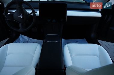 Седан Tesla Model 3 2024 в Дрогобичі