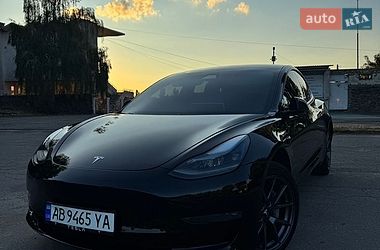 Седан Tesla Model 3 2021 в Киеве