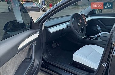 Седан Tesla Model 3 2021 в Киеве