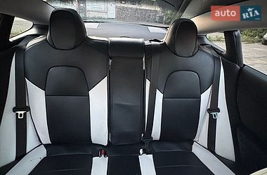 Седан Tesla Model 3 2021 в Киеве