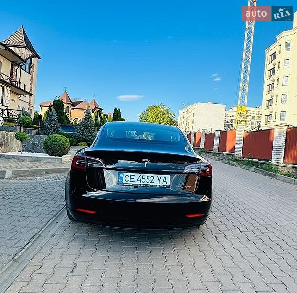 Седан Tesla Model 3 2019 в Черновцах