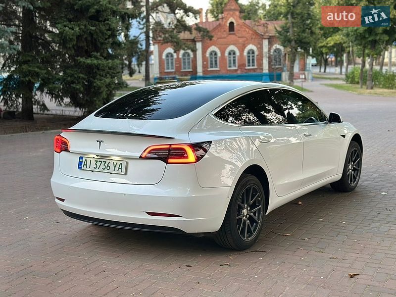 Седан Tesla Model 3 2019 в Сумах