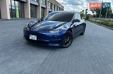 Седан Tesla Model 3 2022 в Мукачево