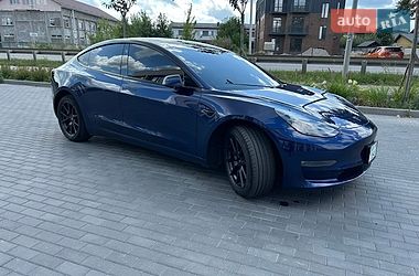 Седан Tesla Model 3 2022 в Виннице
