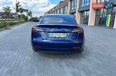 Седан Tesla Model 3 2022 в Мукачево