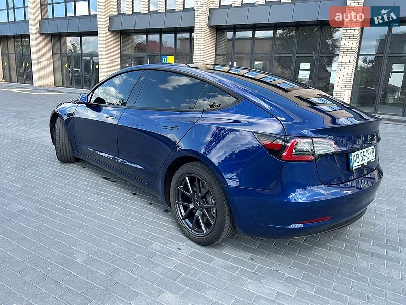 Седан Tesla Model 3 2022 в Мукачево