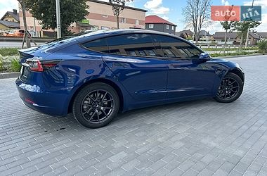 Седан Tesla Model 3 2022 в Виннице