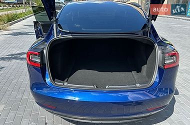 Седан Tesla Model 3 2022 в Мукачево