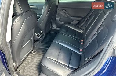 Седан Tesla Model 3 2022 в Мукачево