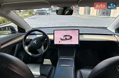 Седан Tesla Model 3 2022 в Мукачево