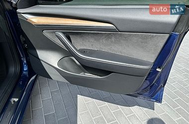 Седан Tesla Model 3 2022 в Виннице