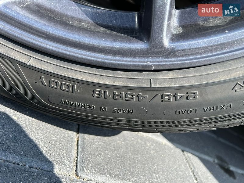Седан Tesla Model 3 2022 в Мукачево