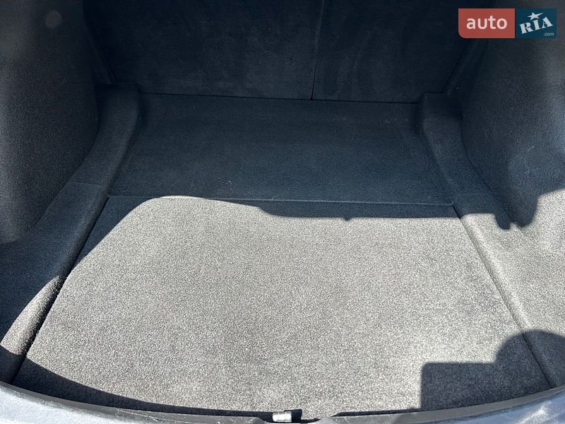 Седан Tesla Model 3 2022 в Виннице