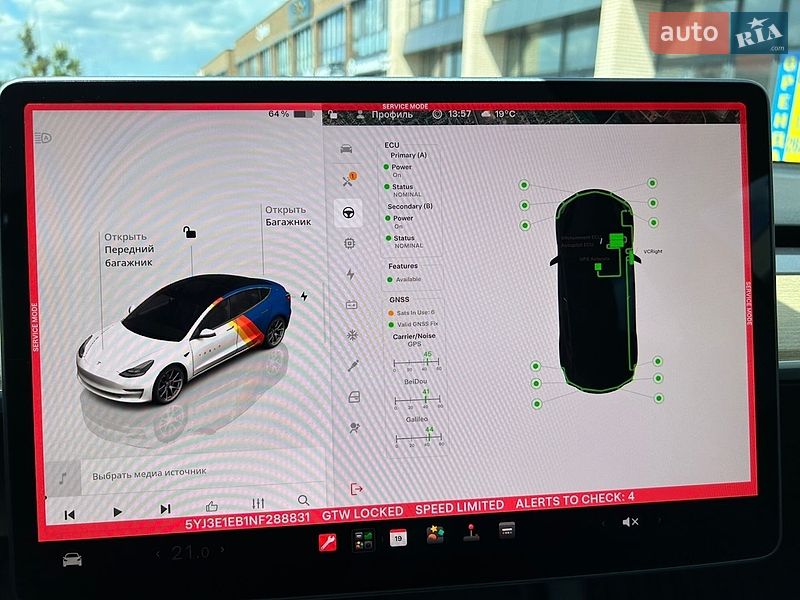 Седан Tesla Model 3 2022 в Мукачево