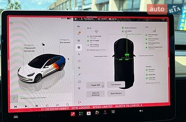 Седан Tesla Model 3 2022 в Мукачево
