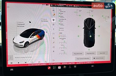 Седан Tesla Model 3 2022 в Мукачево
