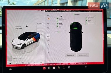 Седан Tesla Model 3 2022 в Мукачево