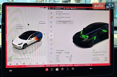 Седан Tesla Model 3 2022 в Мукачево