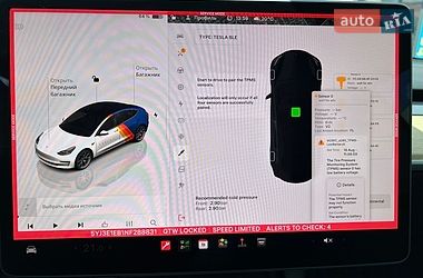 Седан Tesla Model 3 2022 в Мукачево